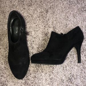 Liz Claiborne bootie heels